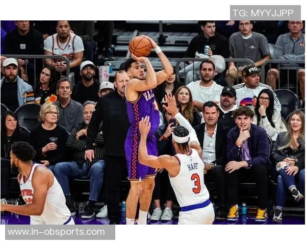 布克称赞布伦森为联盟最难防守球员之一灵活性与得分能力兼具 布克称赞布伦森为联盟最难防守球员之一灵活性与得分能力兼具